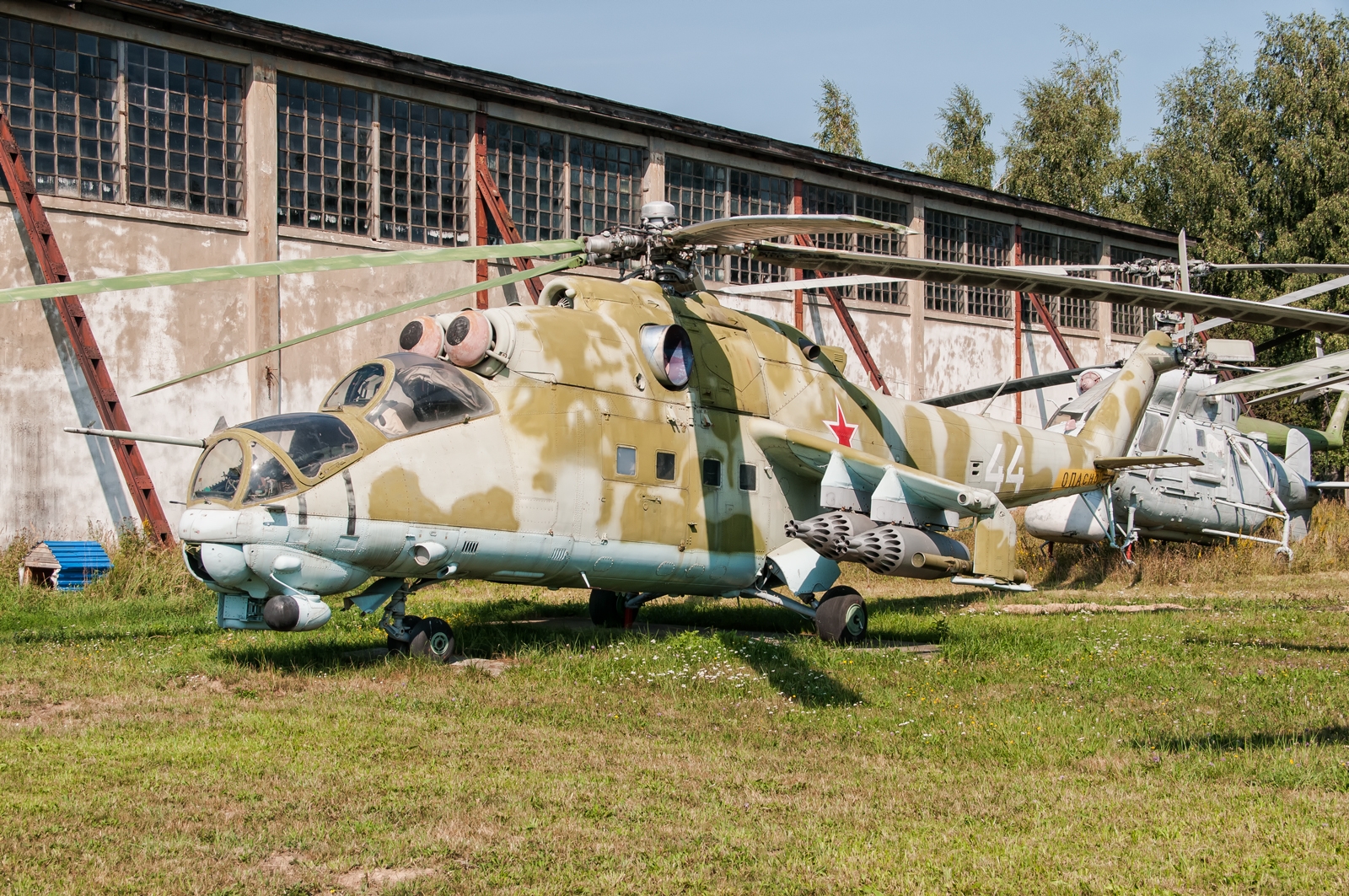 44 WHITE - Mil Mi-24V